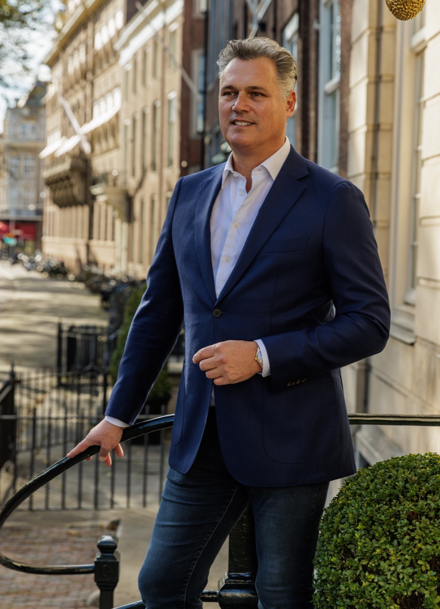 Outdoor corporate portrait on Lange Vijverberg in The Hague