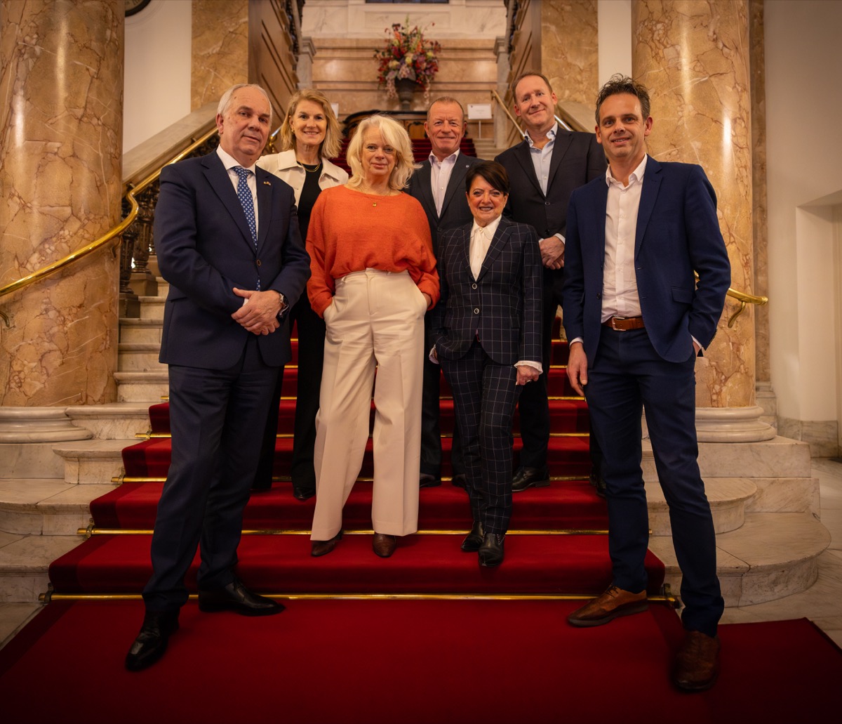 Groepsfoto bij Sociëteit De Witte — eventfotograaf