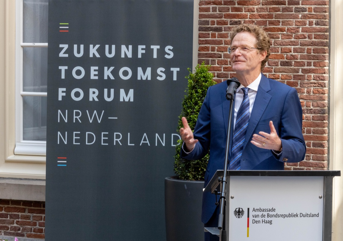Spreker bij Duitse Ambassade — eventfotograaf