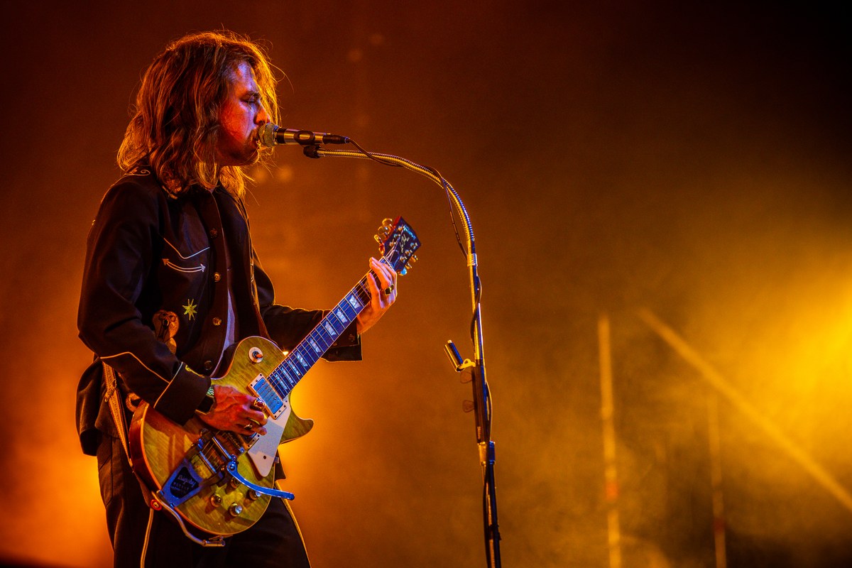 Concert photography — artist on large festival stage